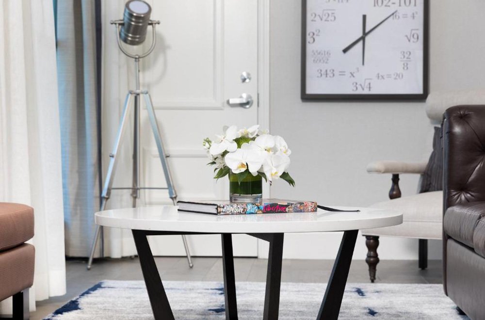 hotel vip room low table